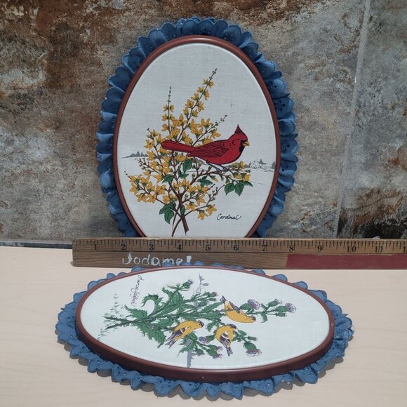 Vintage Bird Floral Pictures on Fabric Hoop Frame Set of 2 Goldfinches Red Robin - Picture 6 of 13